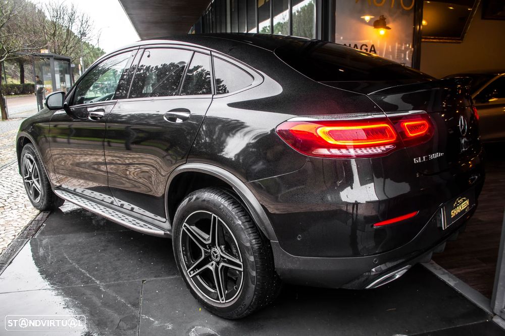 Mercedes-Benz GLC 300 e 4Matic 9G-TRONIC AMG Line - 3