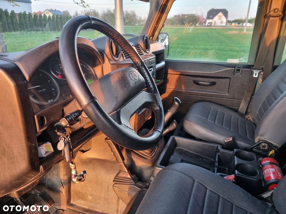 Land Rover Defender 2.2 TD4 E - 30