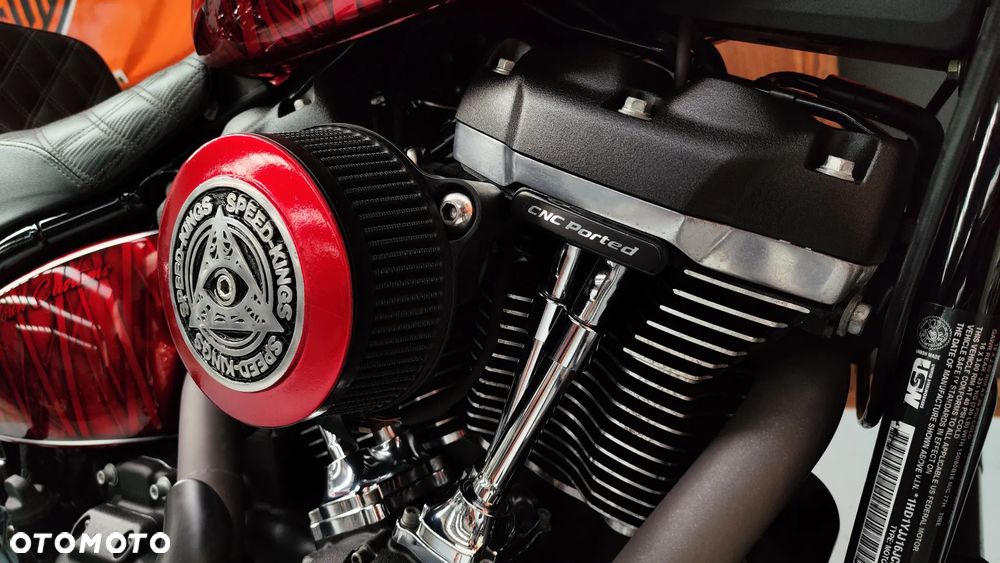 Harley-Davidson Softail Street Bob - 23