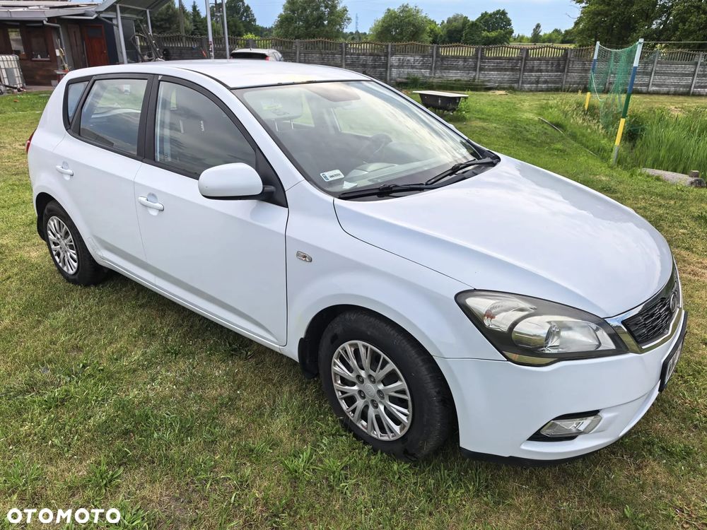 Kia Ceed 1.4 L - 3