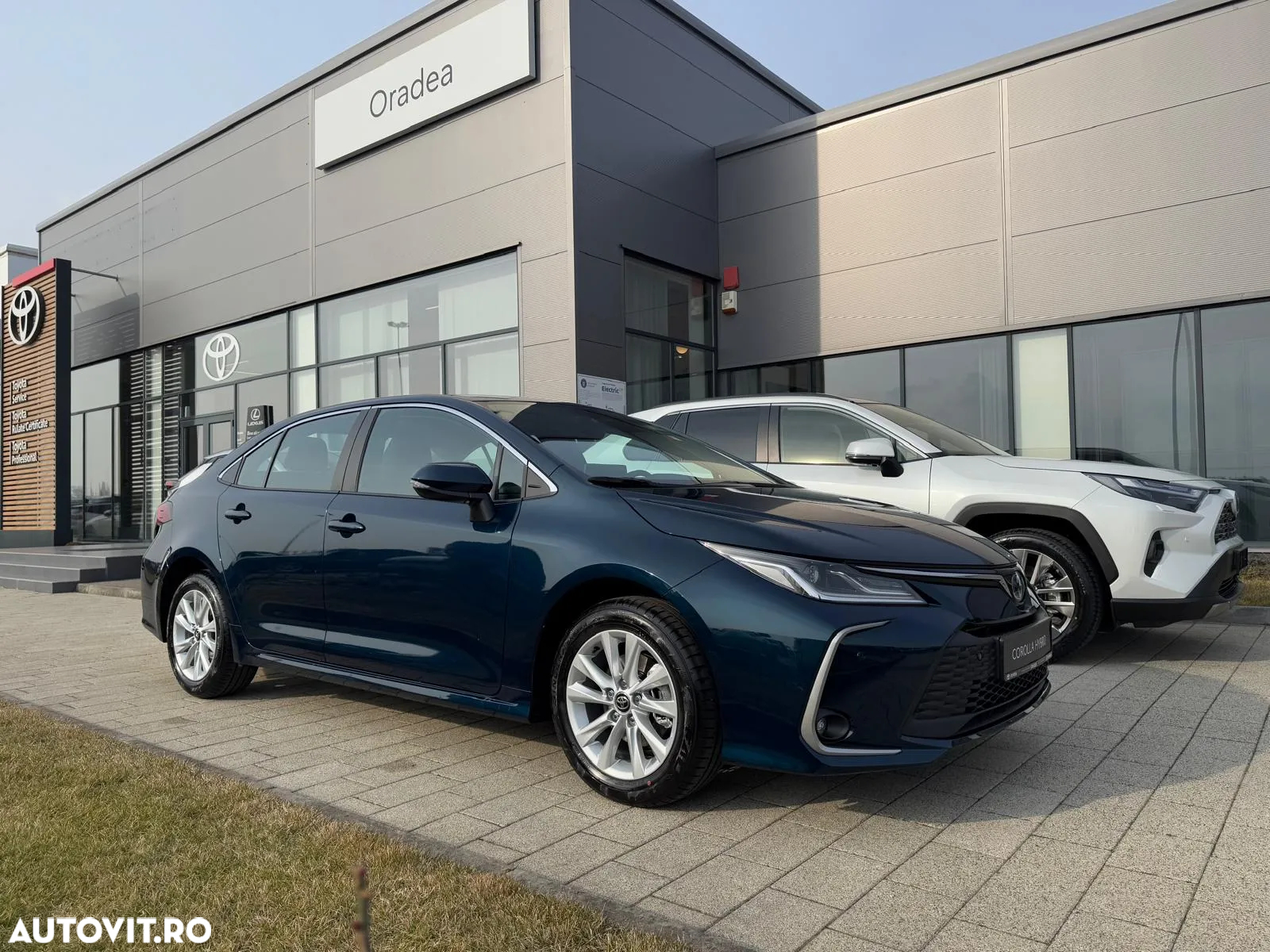 Toyota Corolla 1.8 HSD Business - 2