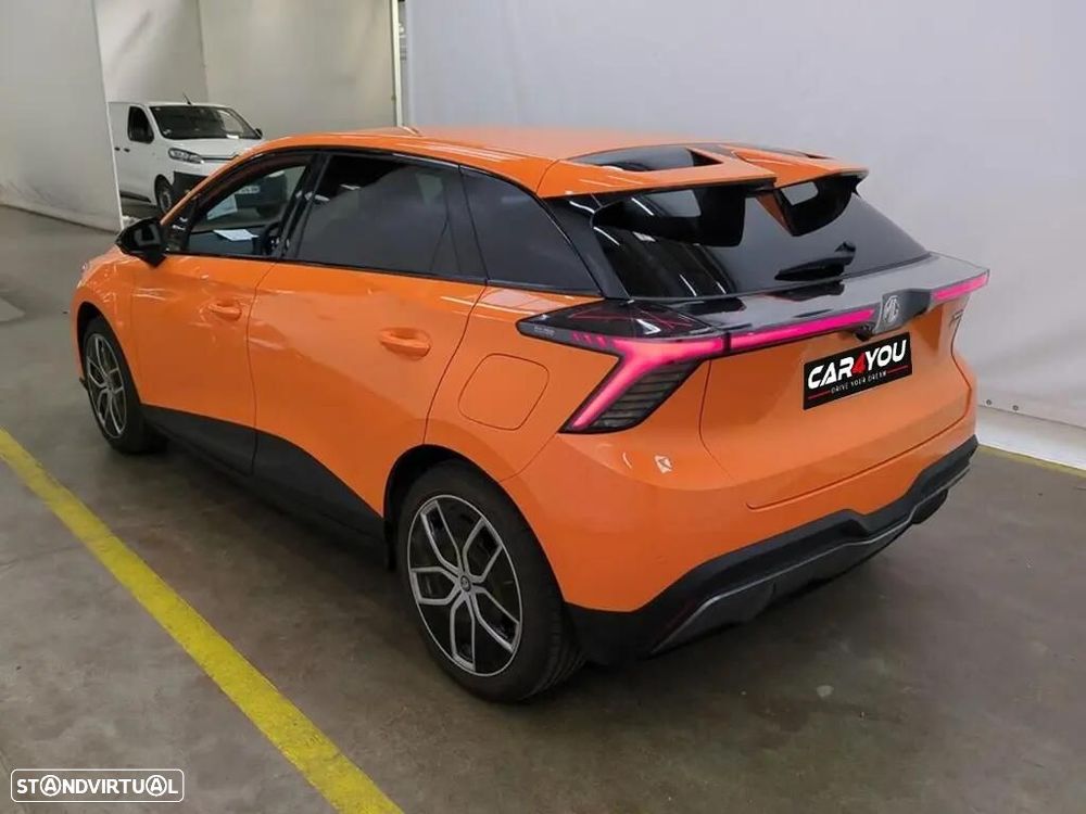 MG MG4 64 kWh Luxury - 2
