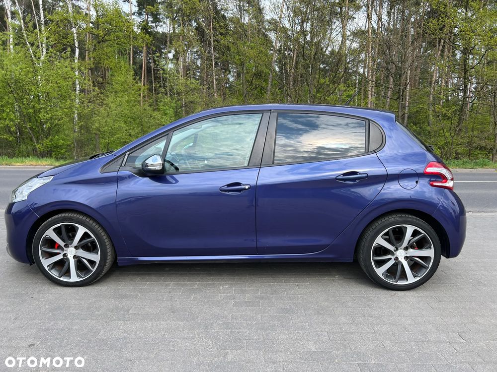 Peugeot 208 - 5