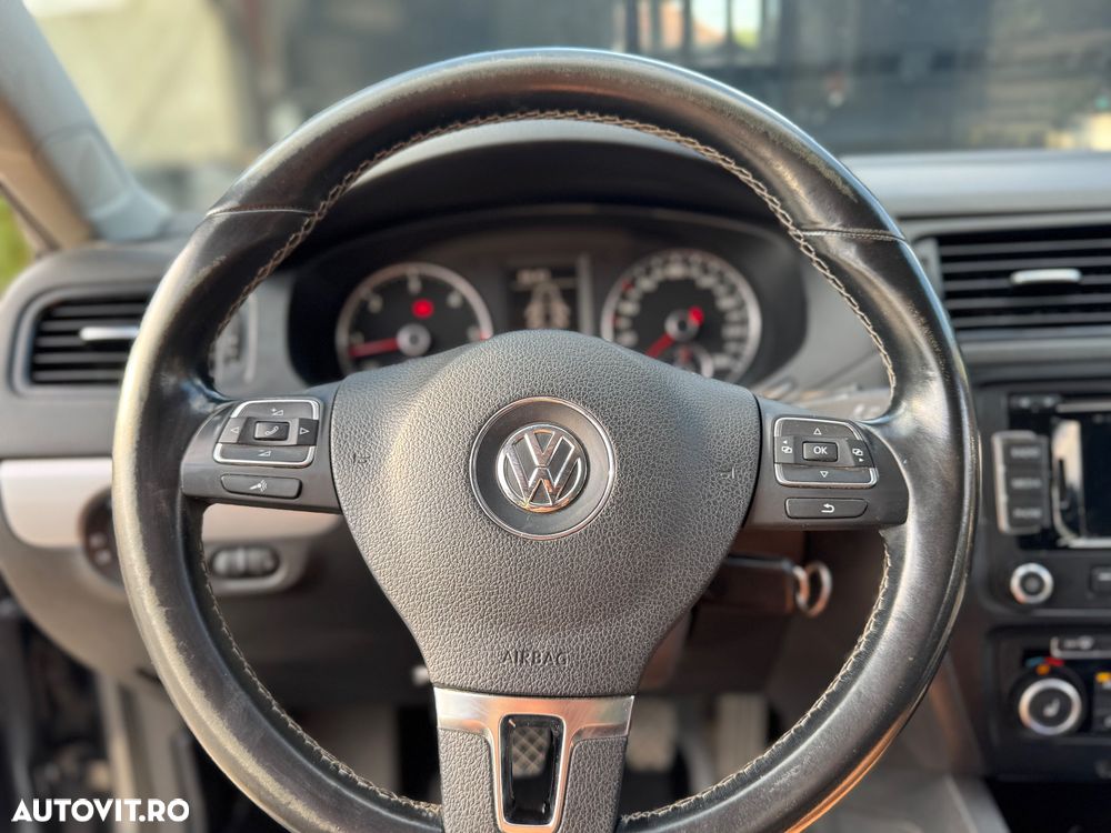 Volkswagen Jetta 2.0 TDI DPF Highline - 11