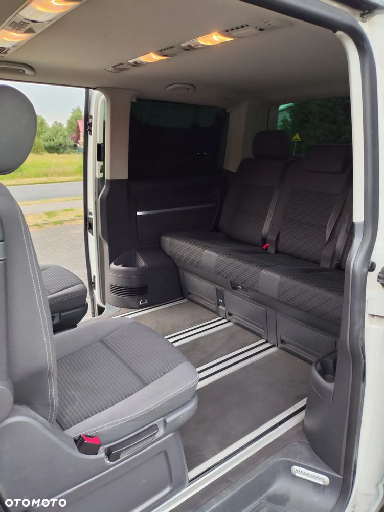 Volkswagen Multivan - 15