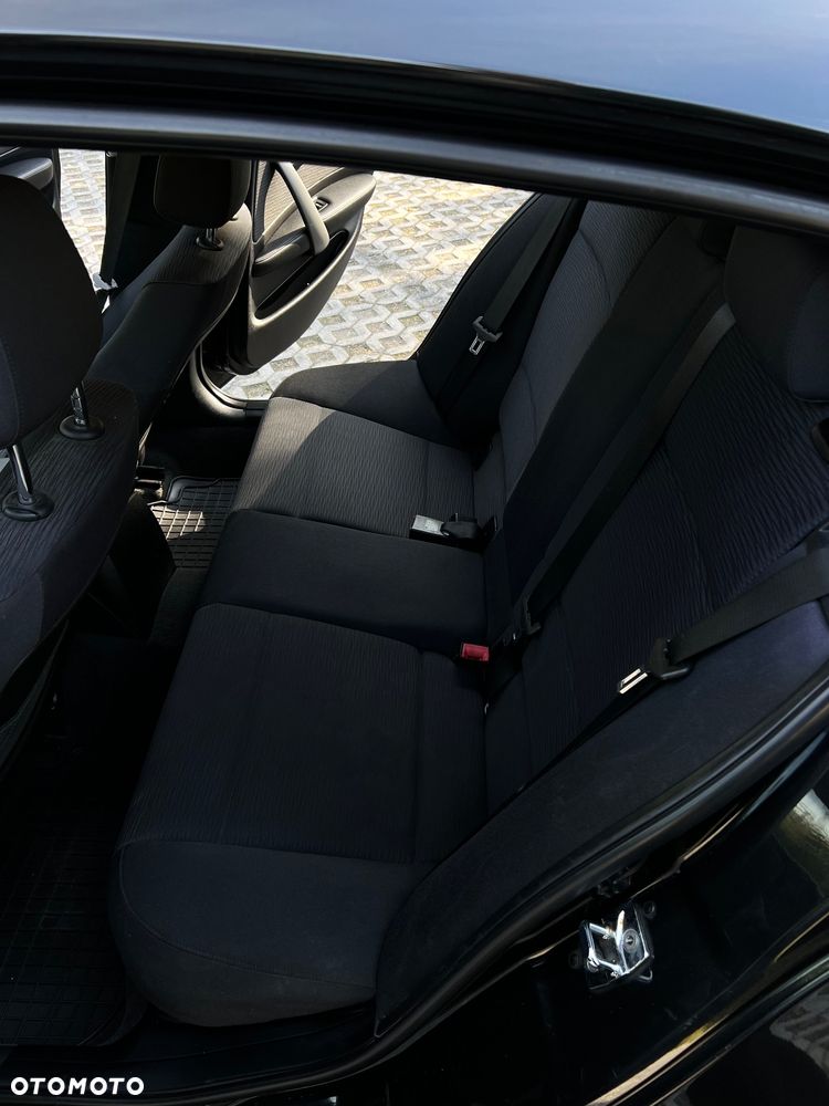 BMW Seria 1 116i - 19
