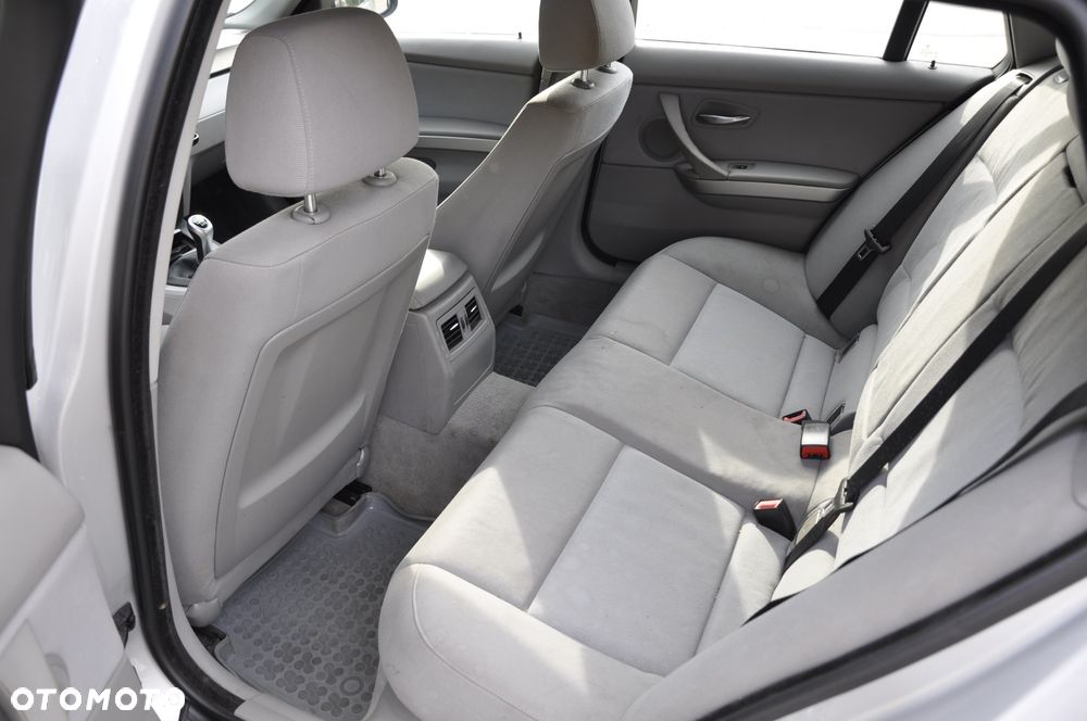 BMW Seria 3 - 13