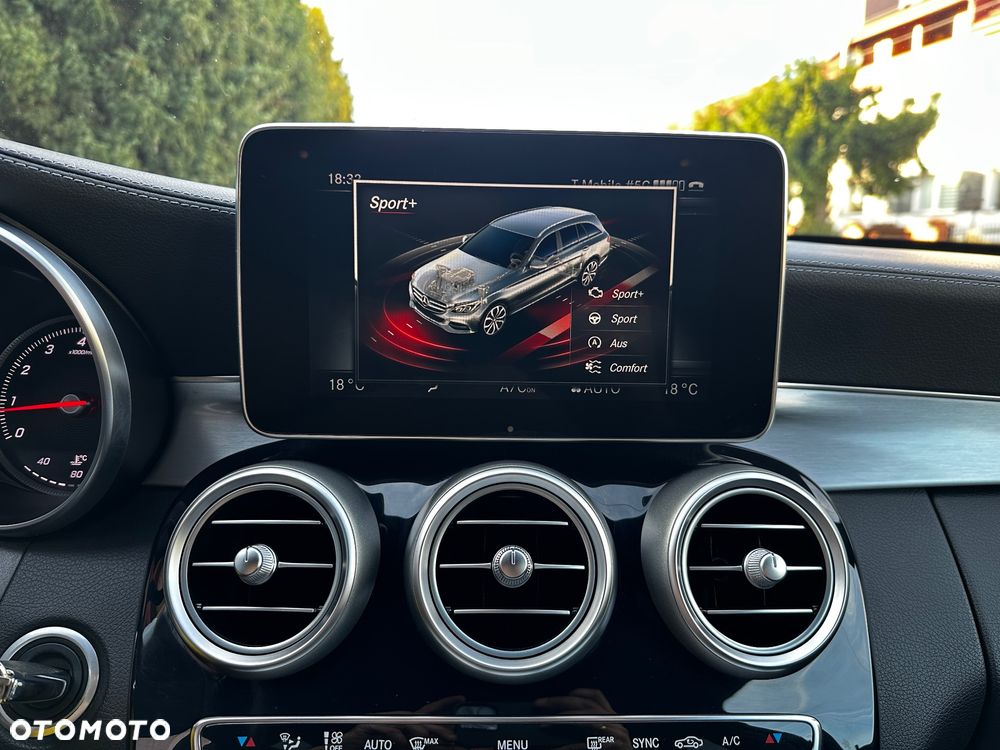 Mercedes-Benz Klasa C 200 T AMG Line - 23
