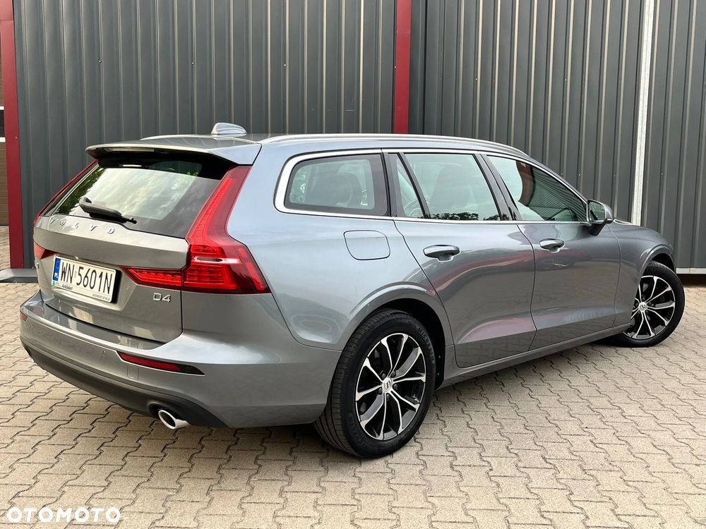 Volvo V60 D4 Momentum Pro - 4