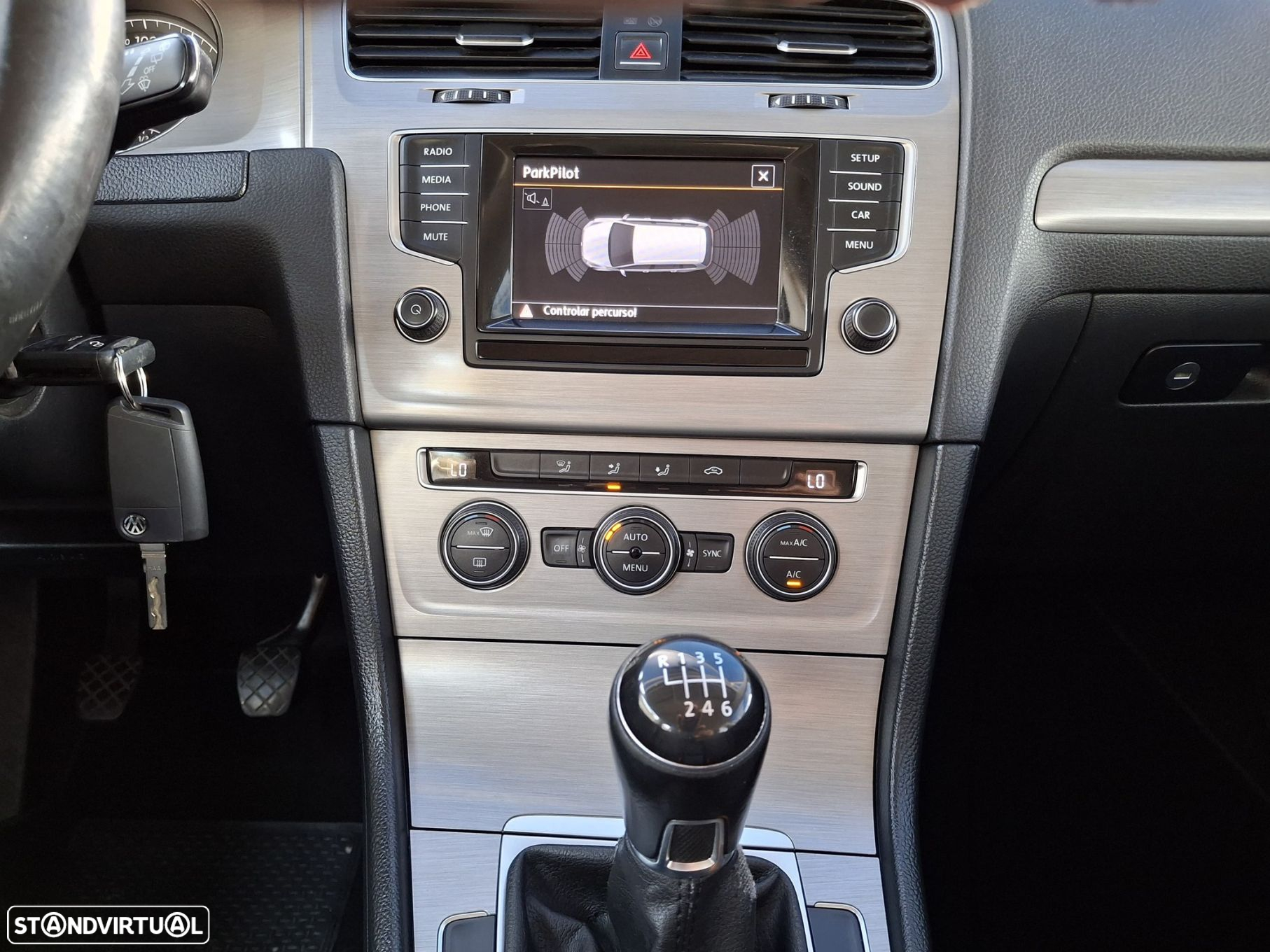 VW Golf 1.6 TDi Confortline - 9