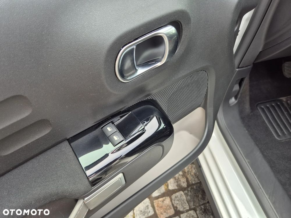 Citroën C3 Pure Tech 110 S&S EAT6 SHINE - 9