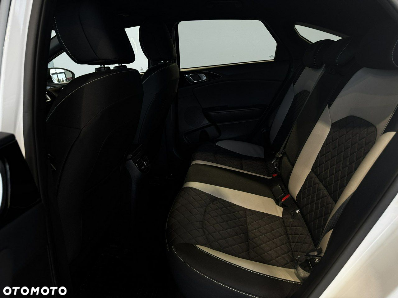 Kia ProCeed - 15