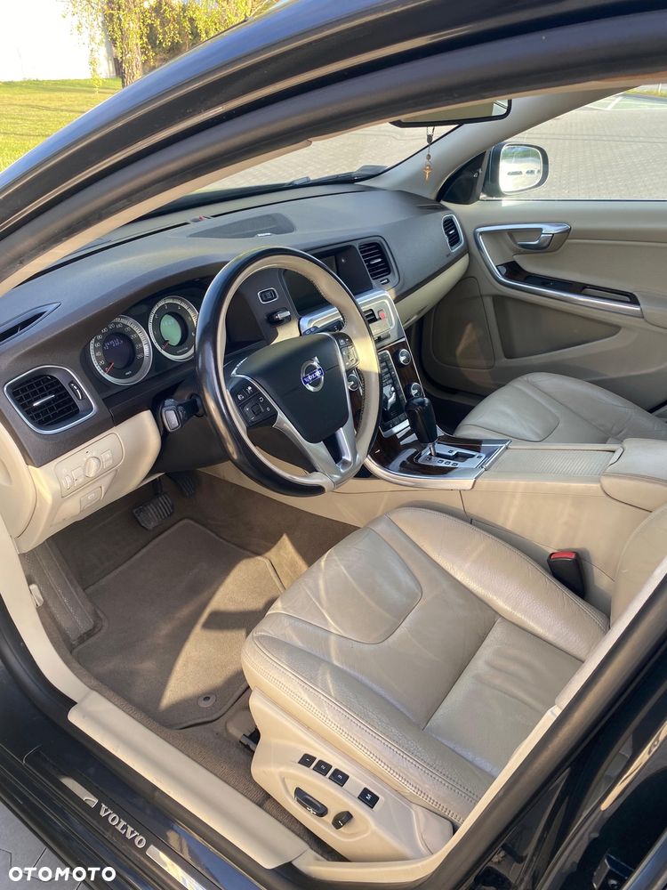 Volvo V60 D5 AWD Summum - 12