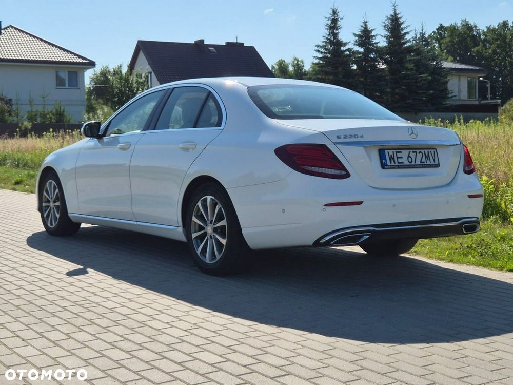 Mercedes-Benz Klasa E 220 d Business Edition 9G-TRONIC - 17