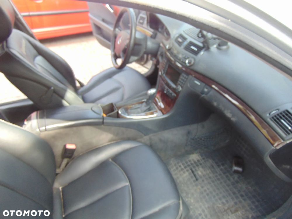 Kompletny srodek Mercedes w211 - 9