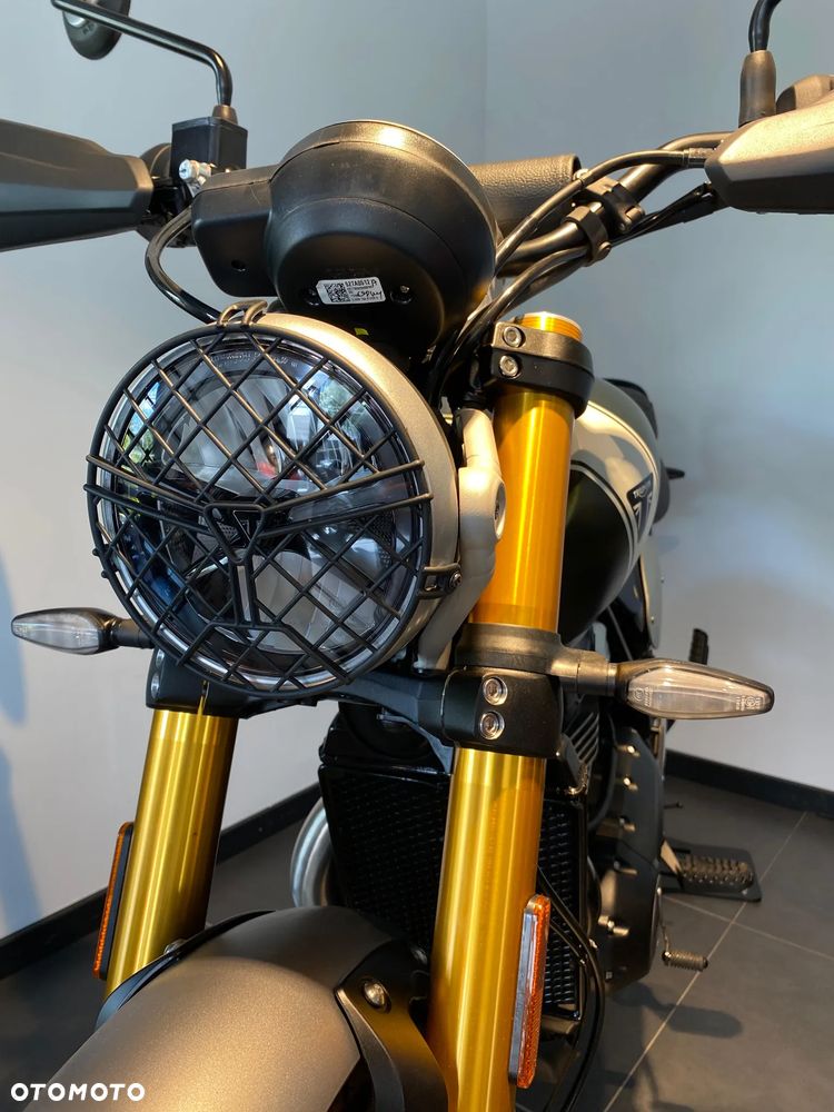 Triumph Scrambler - 15