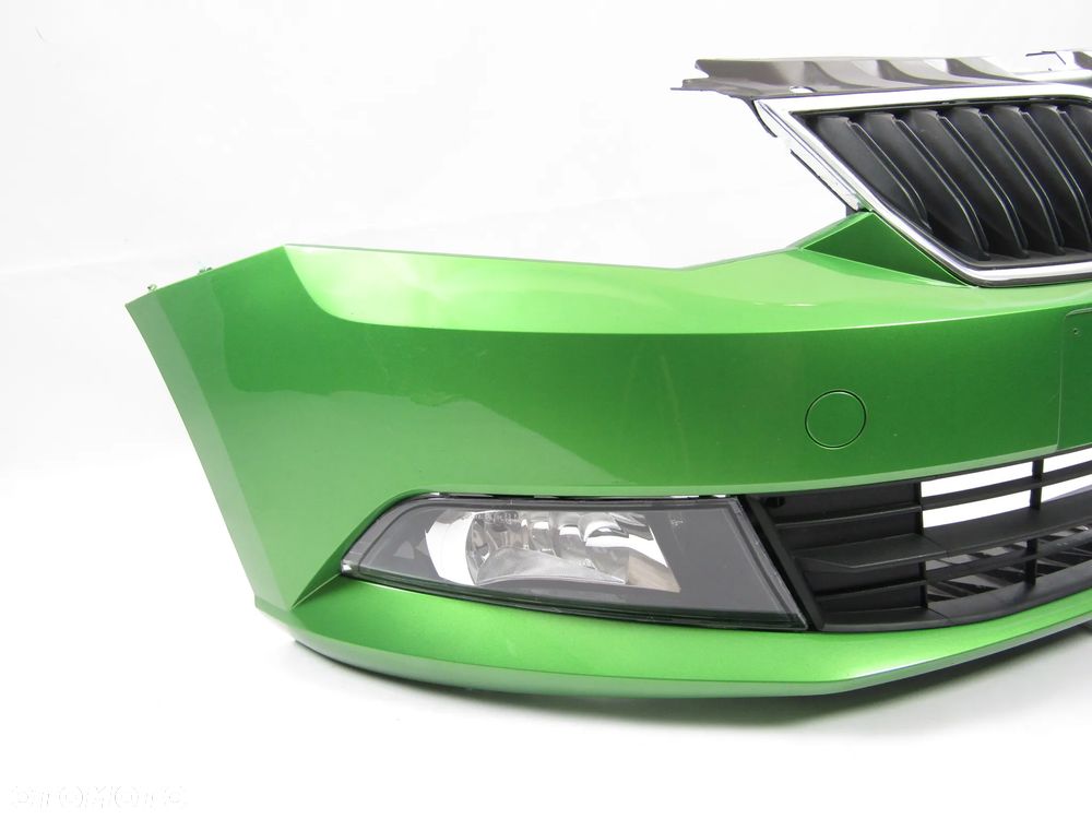 Zderzak przedni Skoda Fabia 6V 15 - 18 Lakier LF6Z - 17