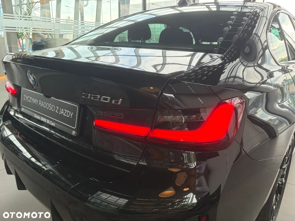 BMW Seria 3 320d mHEV - 12