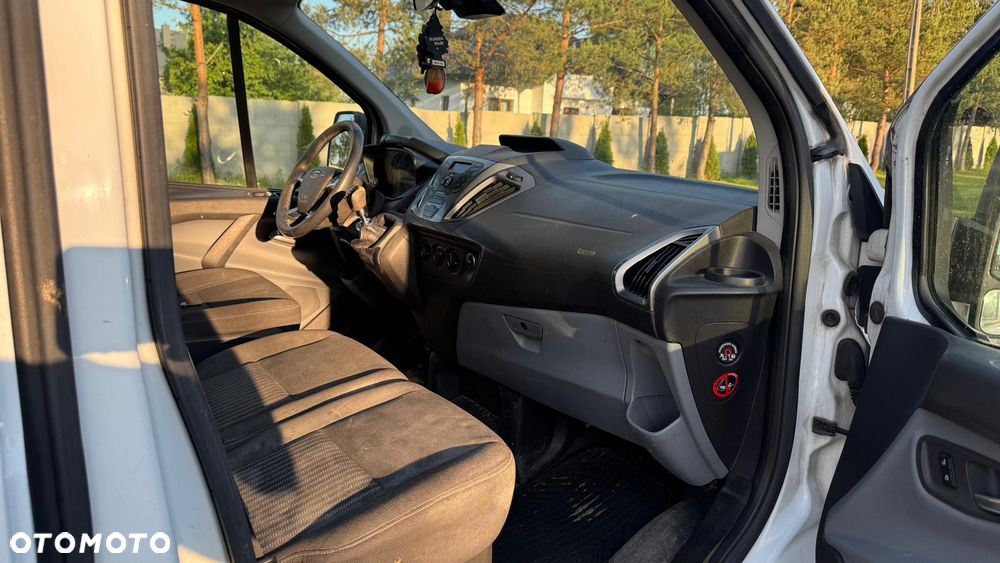Ford CUSTOM - 14