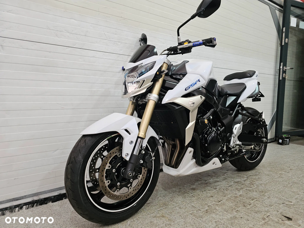 Suzuki GSR