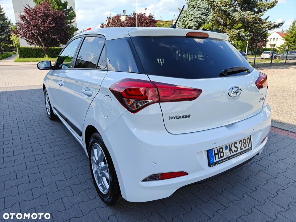 Hyundai i20 1.2 Passion - 13