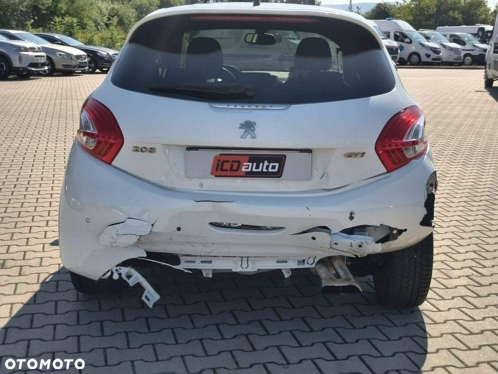 Peugeot 208 - 6