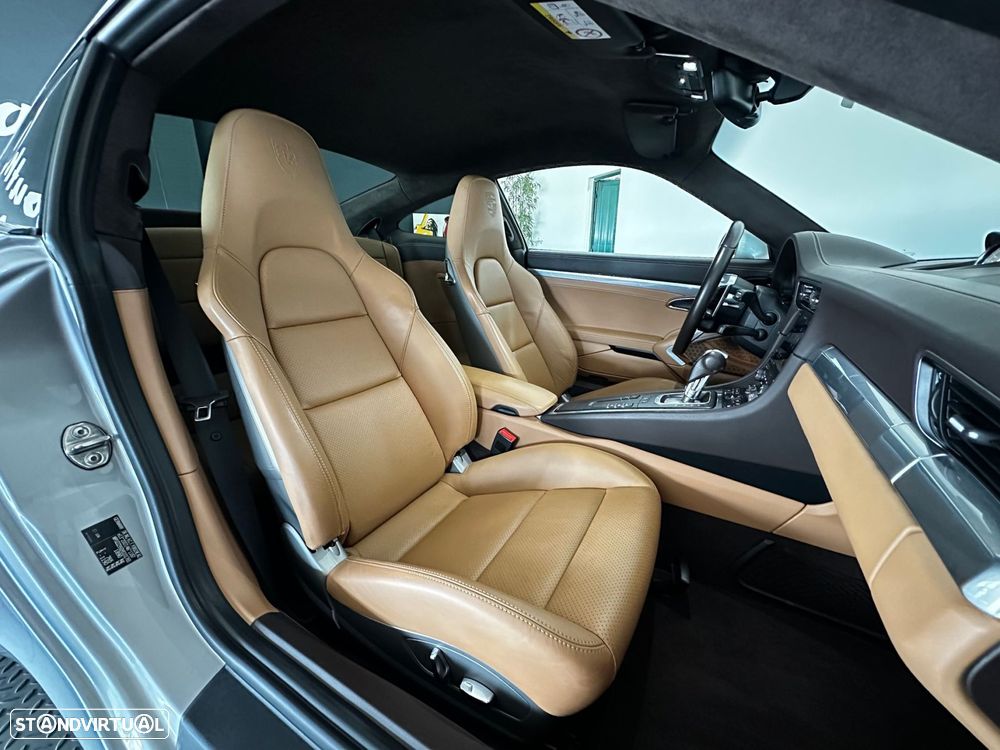 Porsche 911 Série F - 25