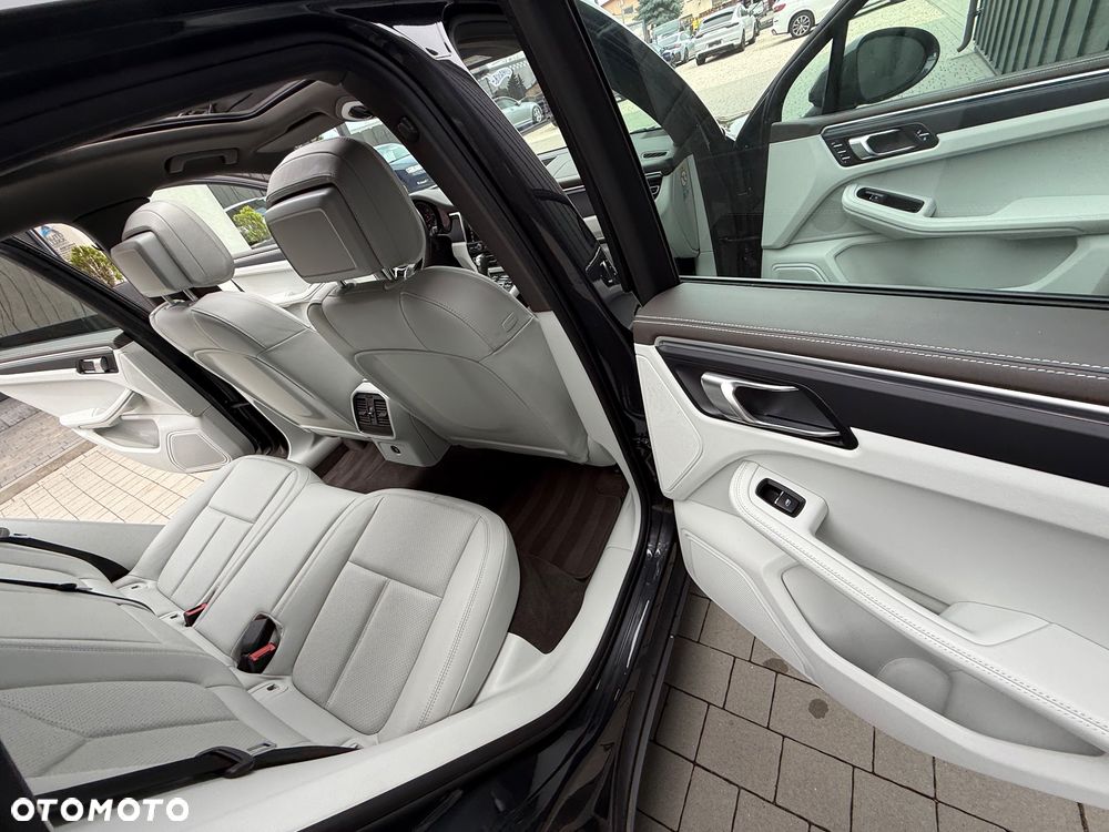 Porsche Macan - 26