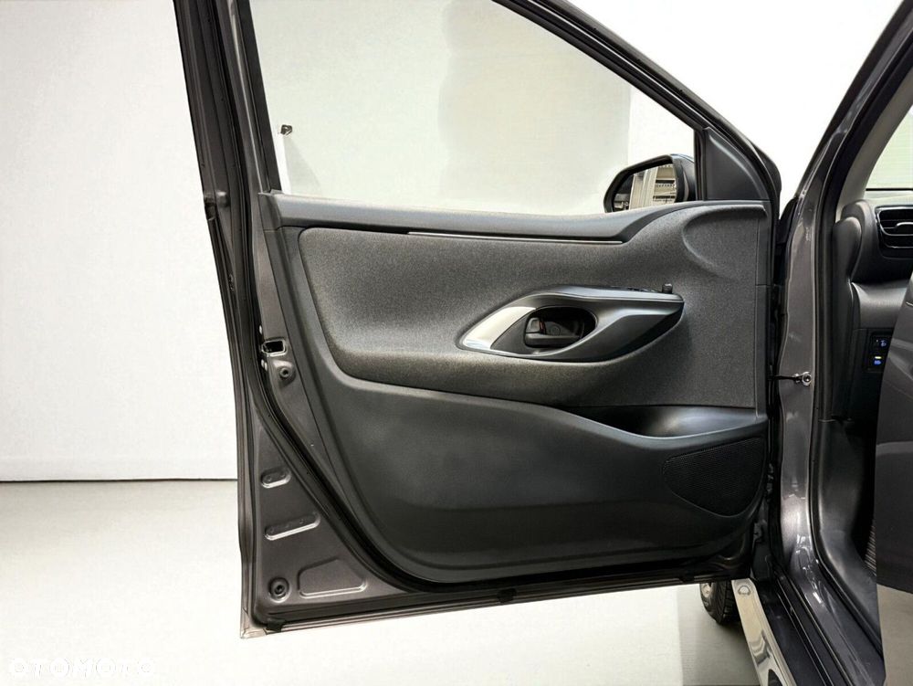 Toyota Yaris - 16
