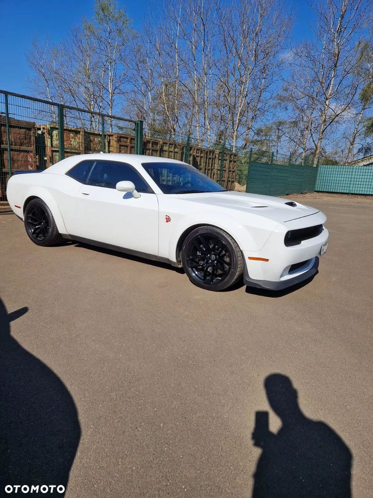 Dodge Challenger 6.2 Hellcat Widebody - 4
