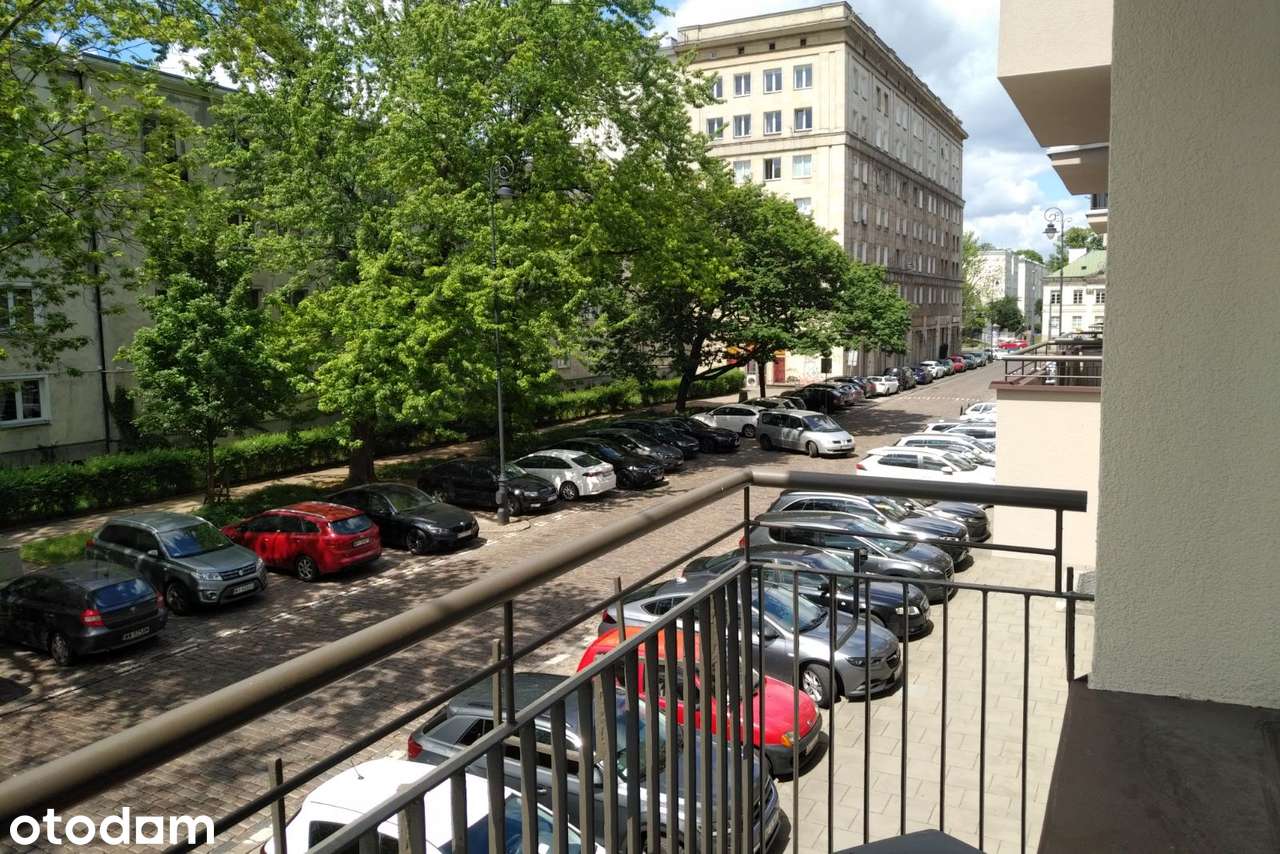 Kawalerka do wynajęcia w Śródmieściu z balkonem / metro / bezpośrednio