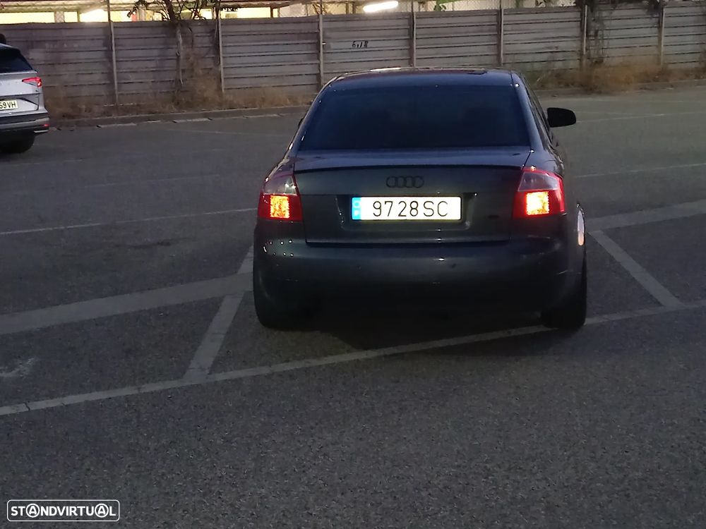 Audi A4 1.6 Sport - 10