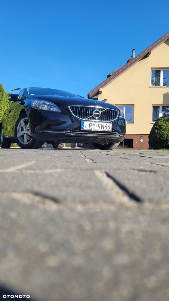 Volvo V40 D2 Momentum - 1