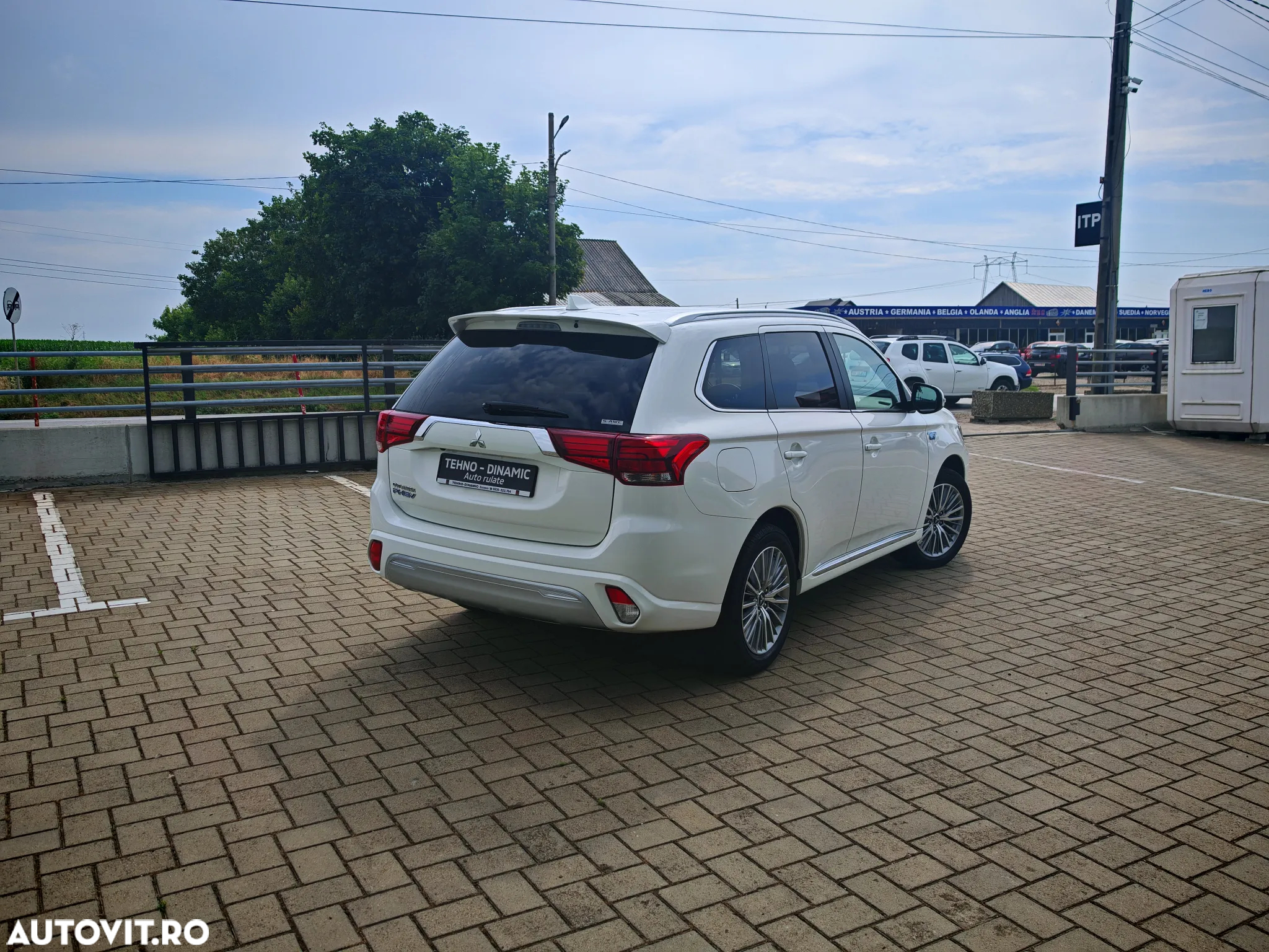 Mitsubishi Outlander PHEV 2.4 L 4X4 Intense - 5