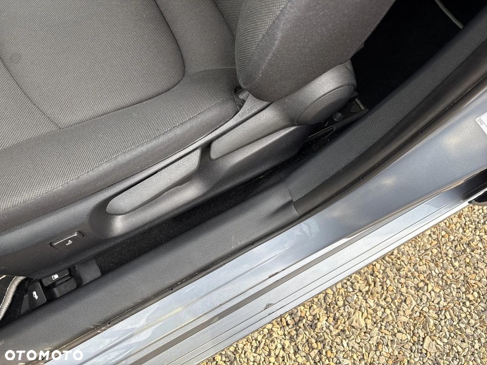 Toyota Corolla 1.8 Hybrid Comfort - 12