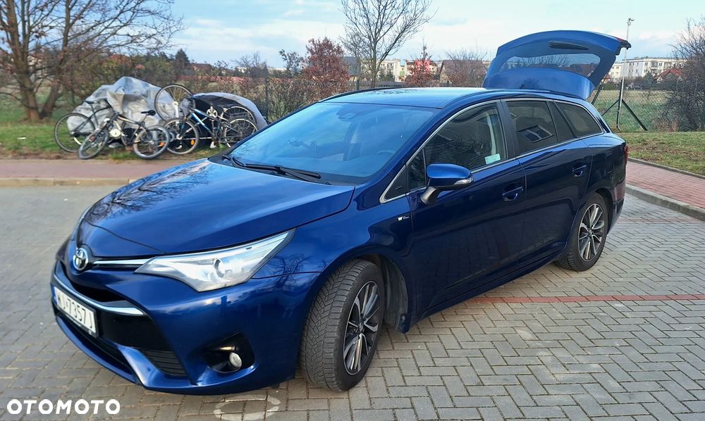 Toyota Avensis 1.8 Premium - 2
