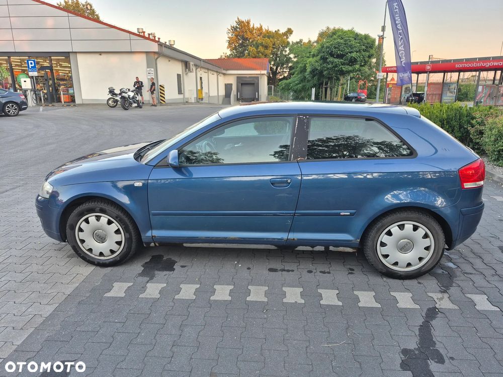 Audi A3 3-drzwiowe 1.6 FSI Ambiente - 10