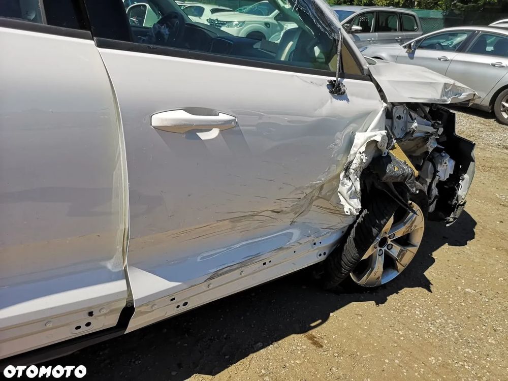 Volvo XC 40 D4 AWD Geartronic Momentum - 18
