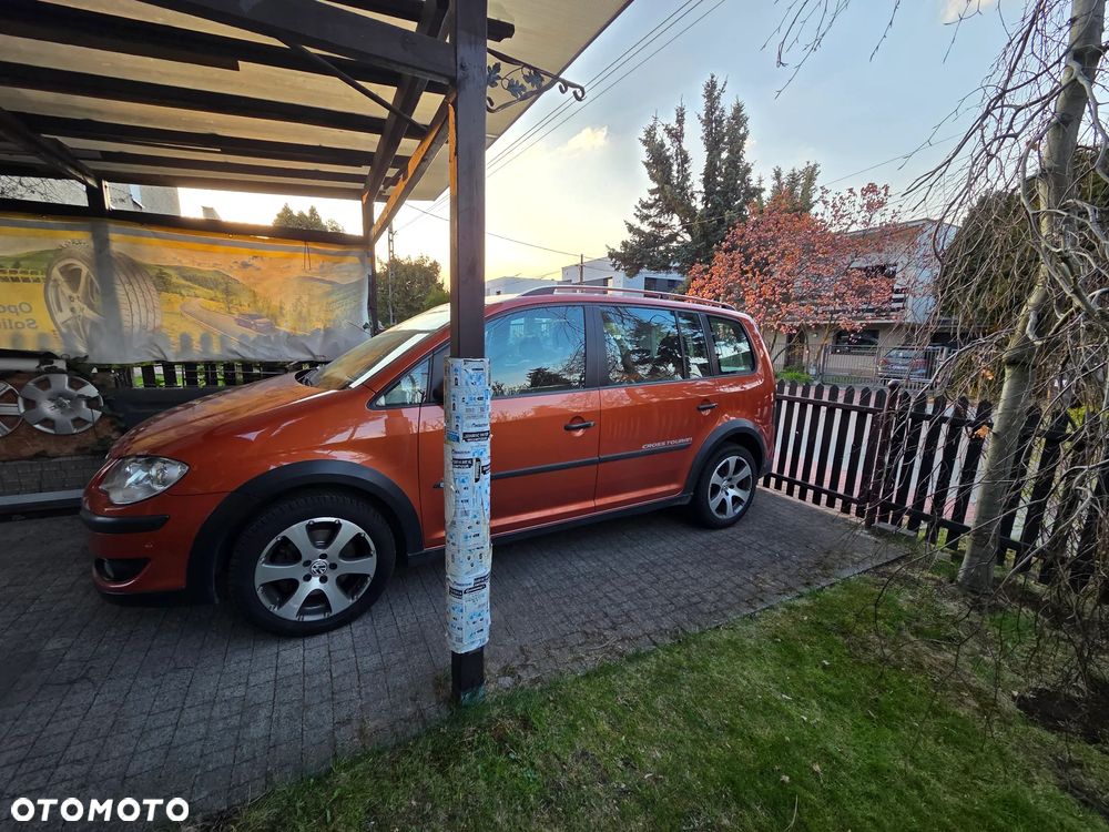 Volkswagen Touran 2.0 TDI DPF Cross - 5