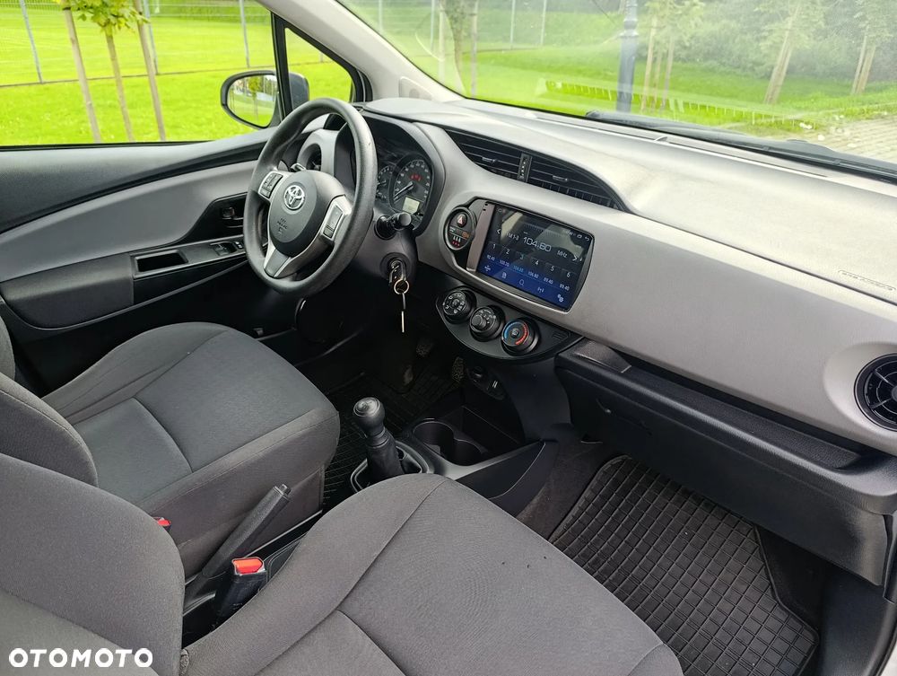Toyota Yaris 1.0 Premium - 19