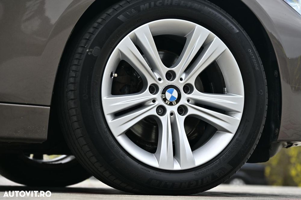 BMW Seria 3 320i Efficient Dynamics Edition - 33