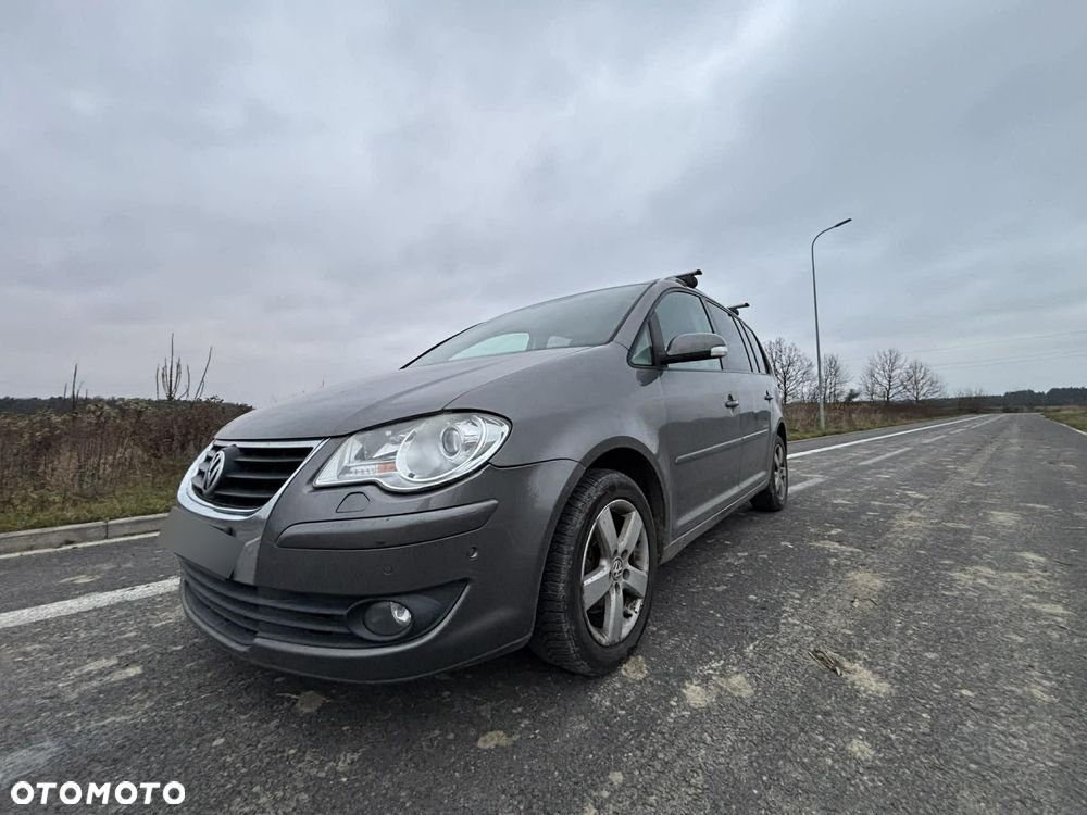 Volkswagen Touran 1.4 TSI Conceptline DSG - 7