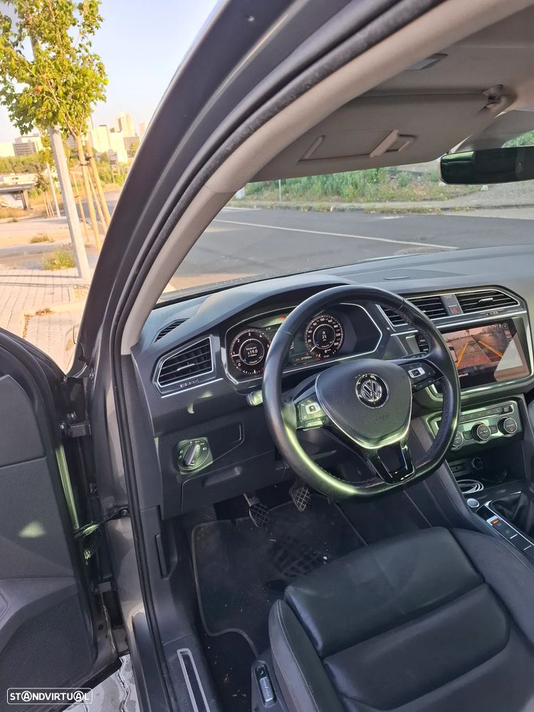 VW Tiguan 2.0 TDI R-Line - 11