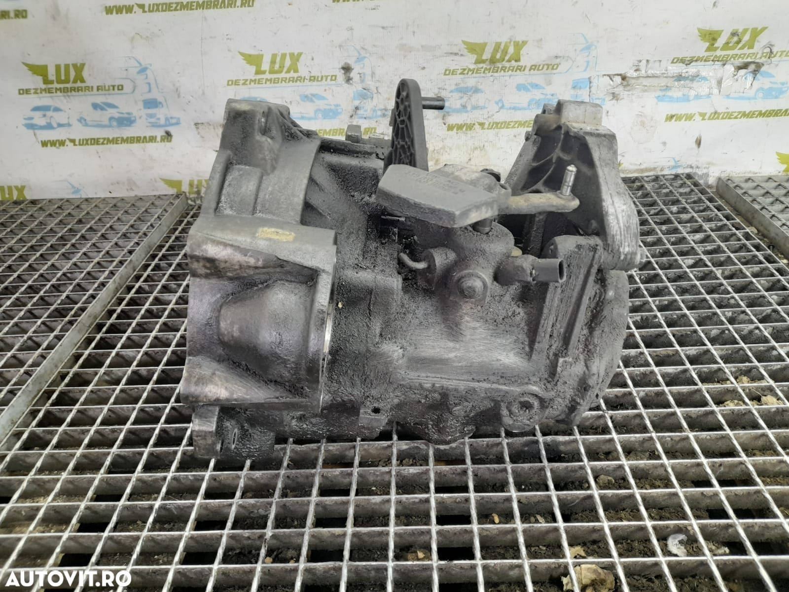 Cutie de viteze manuala 6 trepte 1.6 tdi 0A4301107H Volkswagen VW Cad - 3