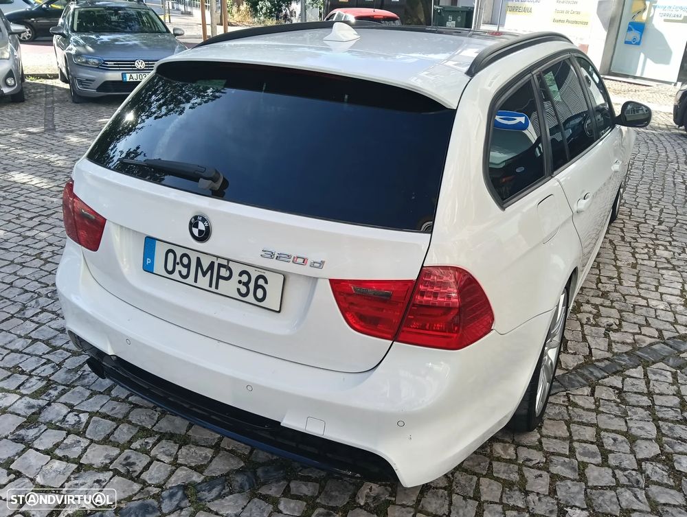 BMW 320 d Pack M - 16