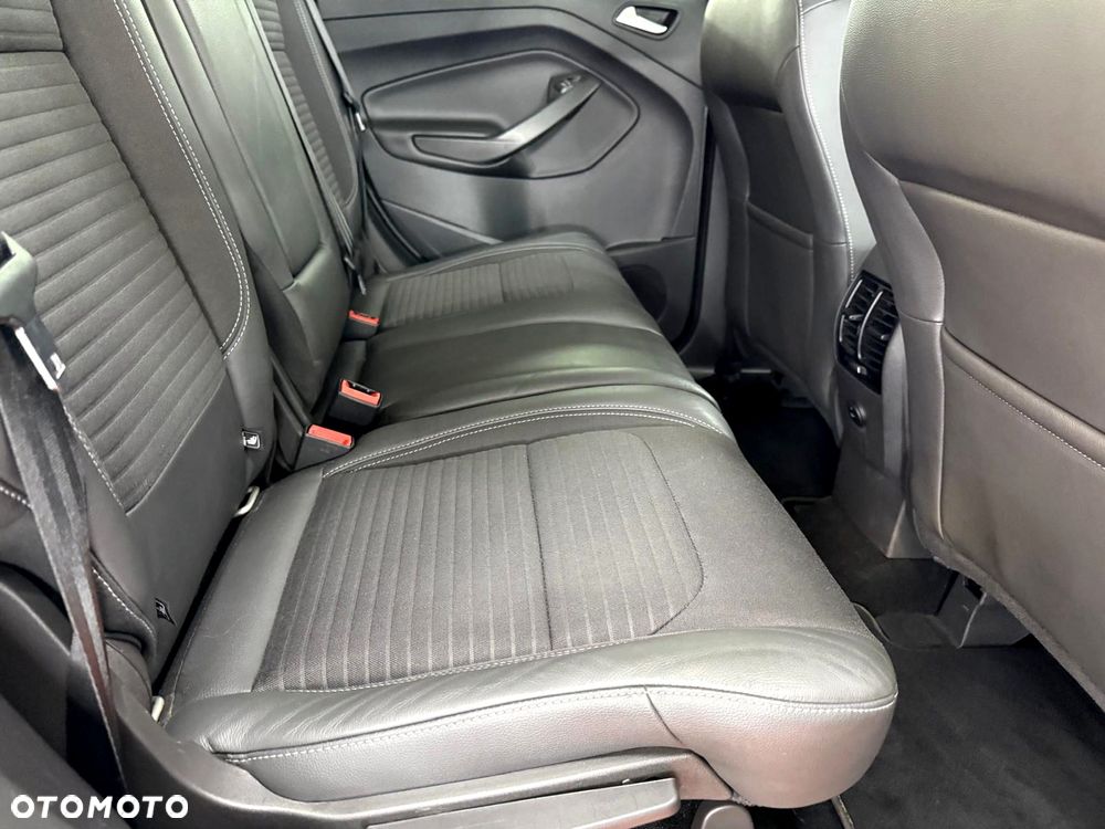 Ford Kuga 1.5 EcoBoost 2x4 Titanium - 27