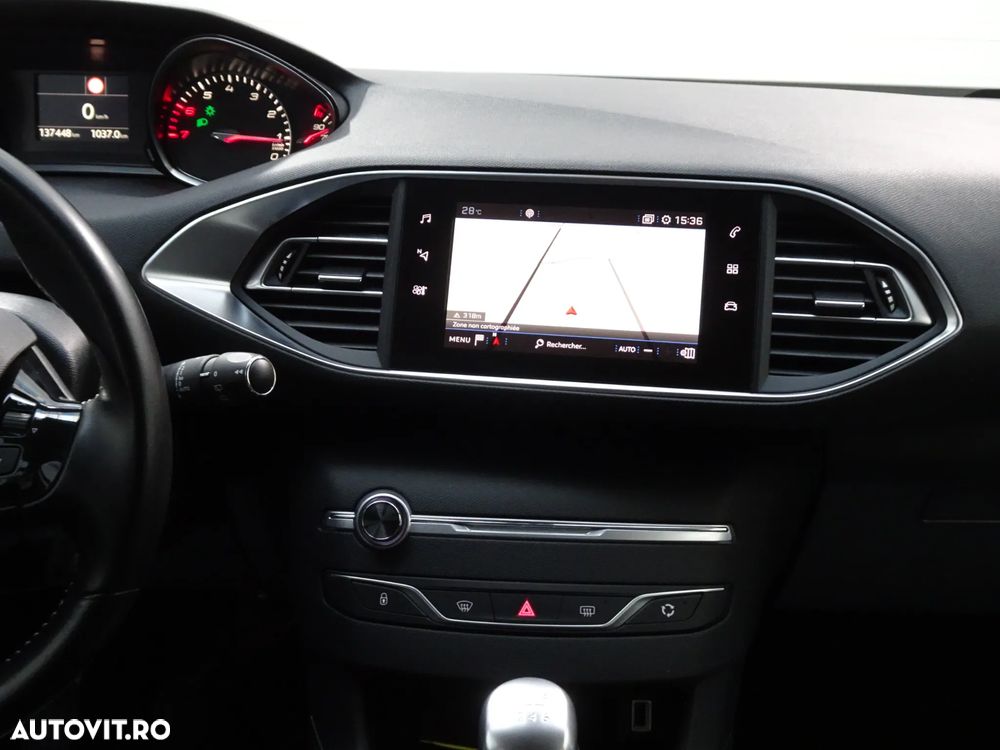 Peugeot 308 1.2 L PureTech Turbo S&S Allure Pack - 18