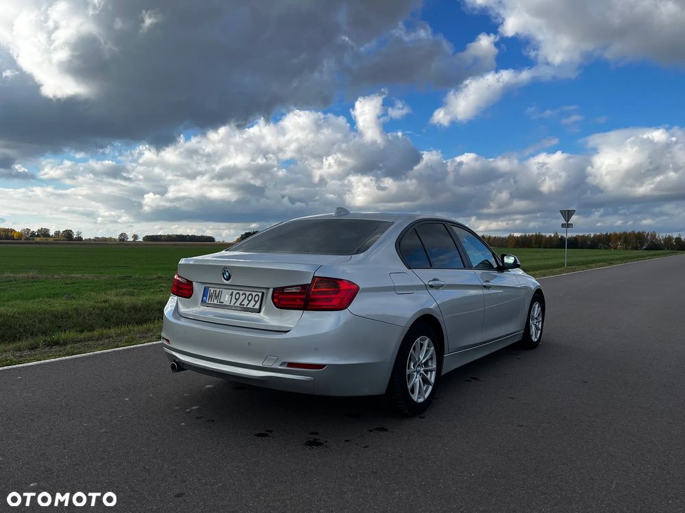 BMW Seria 3 318d - 3