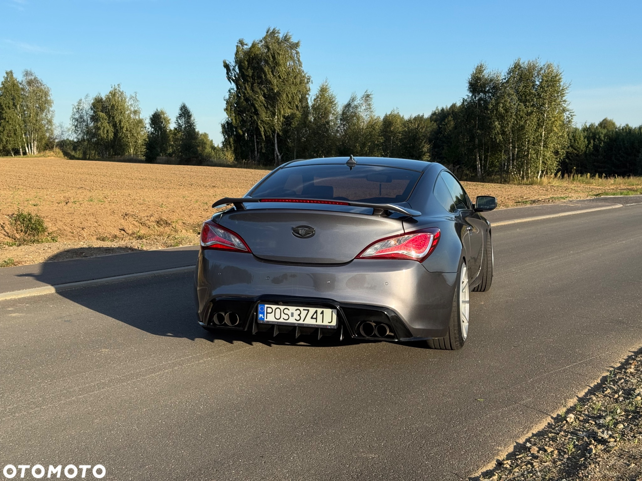 Hyundai Genesis Coupe - 12