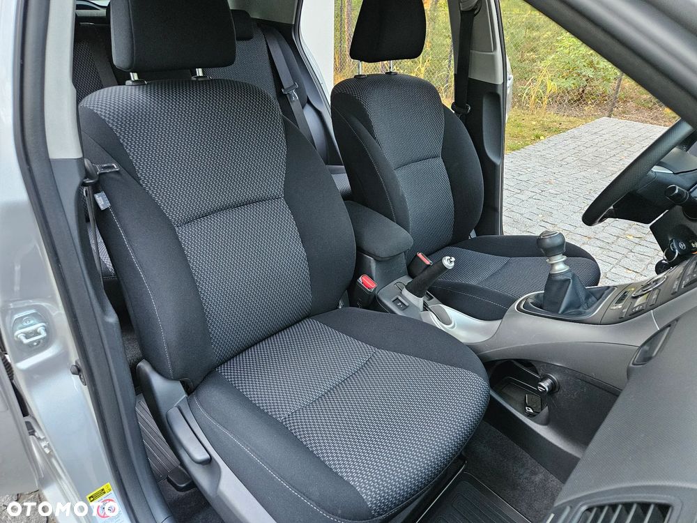 Toyota Auris 1.6 Premium - 16